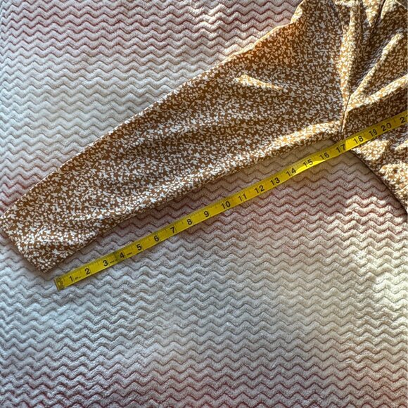 Abercrombie & Fitch Brown Floral Pattern V-Neck Long Sleeve Blouse - Size Medium - Picture 5 of 8